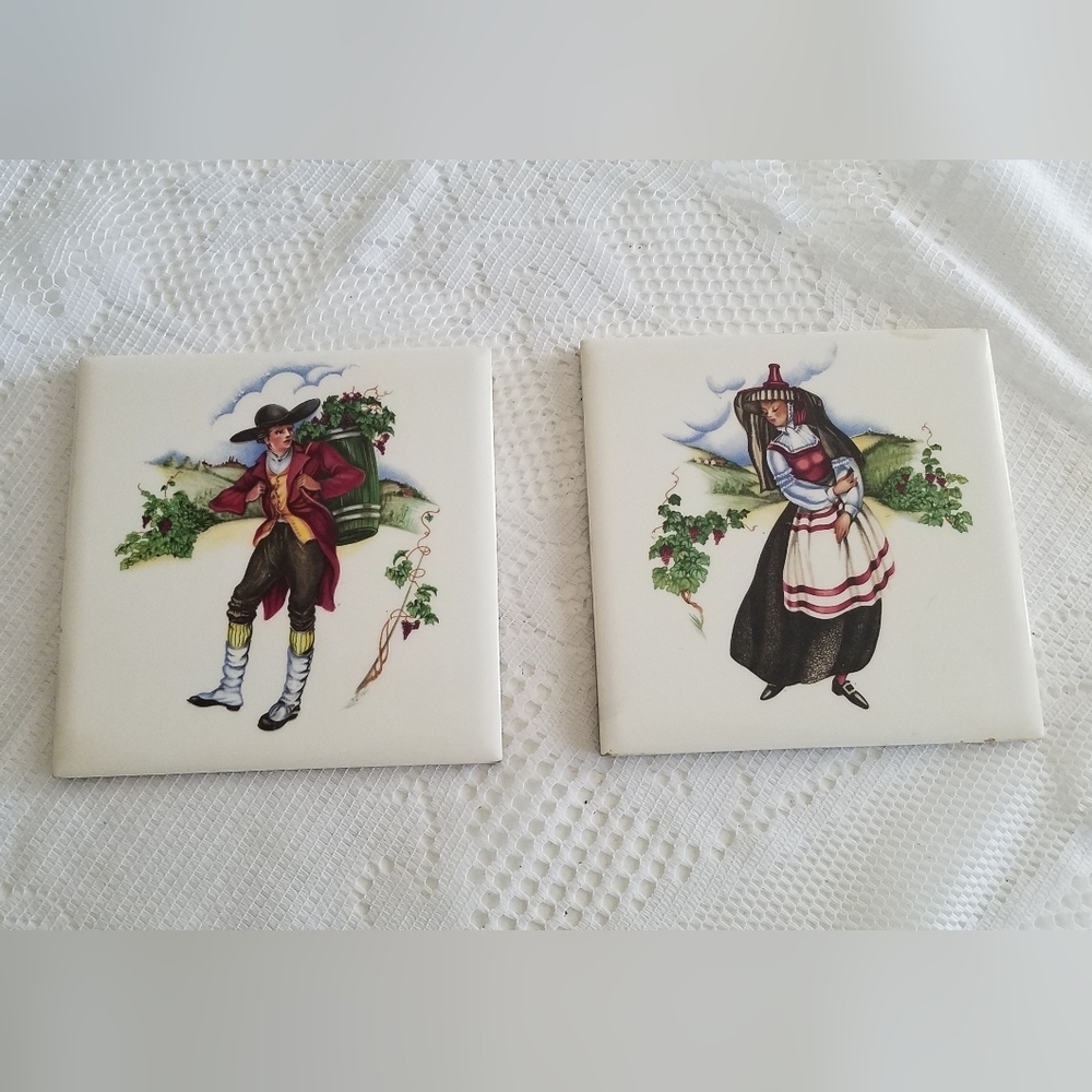 Set of 2 Grape Pickers Tile Trivet Wheeling Cushion